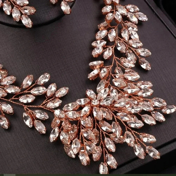 Unique 4pc.Hamdmade Bridal Headpiece Ensemble - Picture 3 of 10